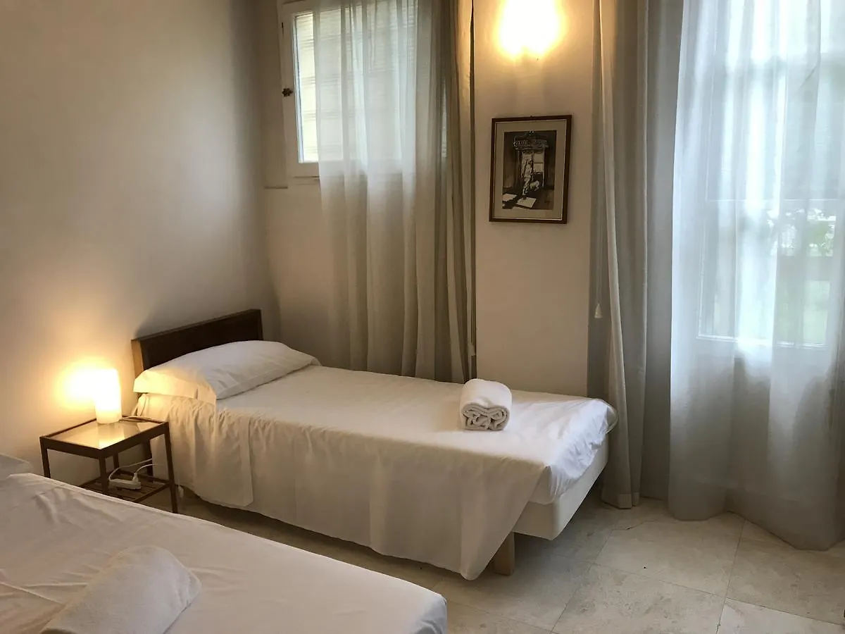 Ruote 46 Hotel Florence 0*,  Italy